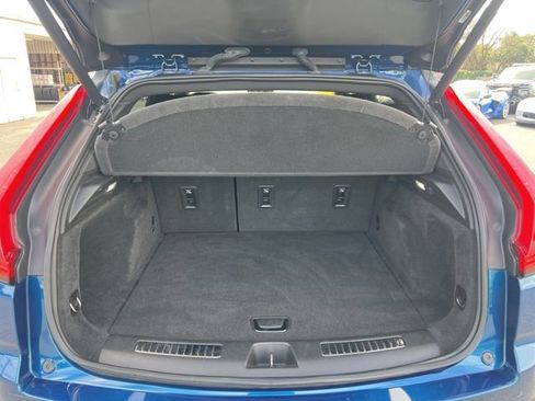 Used 2019 Cadillac XT4 Premium Luxury w/ Cold Weather Package image 23