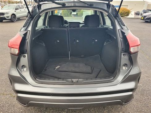 Certified 2021 Nissan Kicks SV image 11