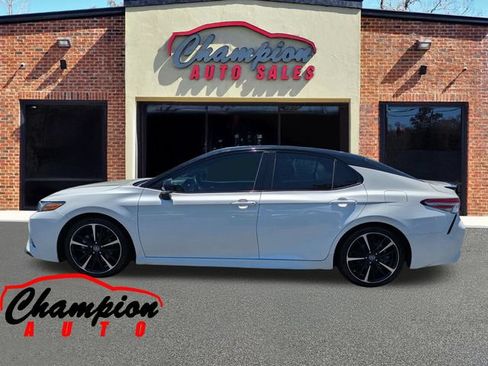 Used 2018 Toyota Camry XSE w/ Audio Package FWD image 8