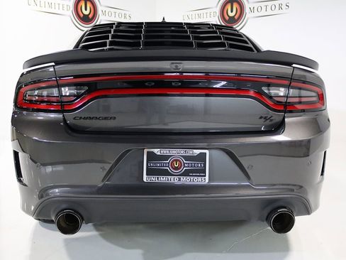 Used 2022 Dodge Charger R/T w/ Blacktop Package image 32
