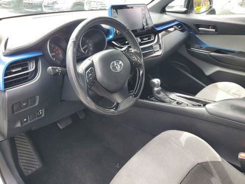 Used 2019 Toyota C-HR XLE image 19
