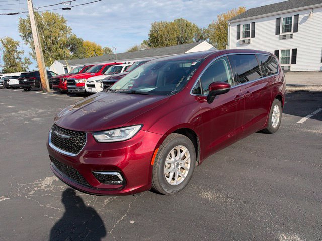 Used 2023 Chrysler Pacifica Touring-L FWD image 10