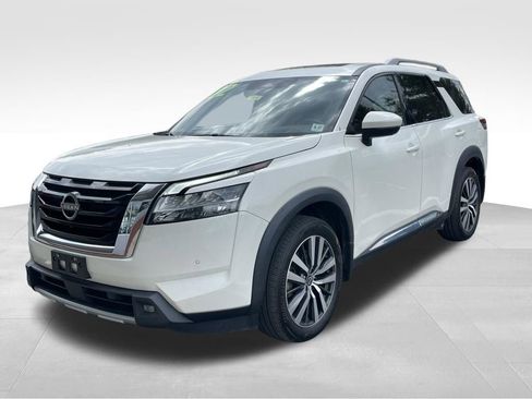 Certified 2022 Nissan Pathfinder Platinum w/ Cargo Package image 2