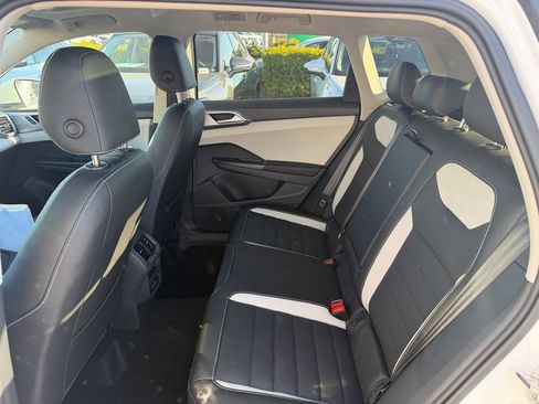 New 2026 Volkswagen Taos SEL AWD/4WD image 22