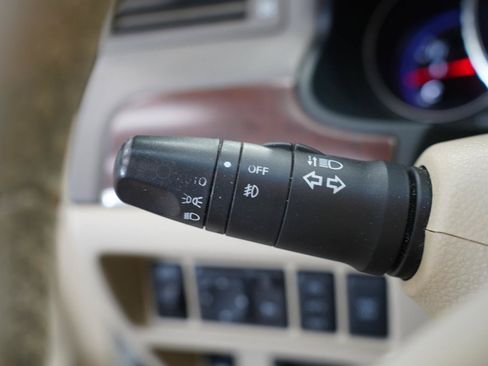 Used 2010 INFINITI M35 w/ Technology Pkg RWD image 15