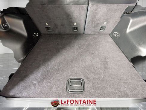 Used 2019 Jeep Cherokee Limited image 29