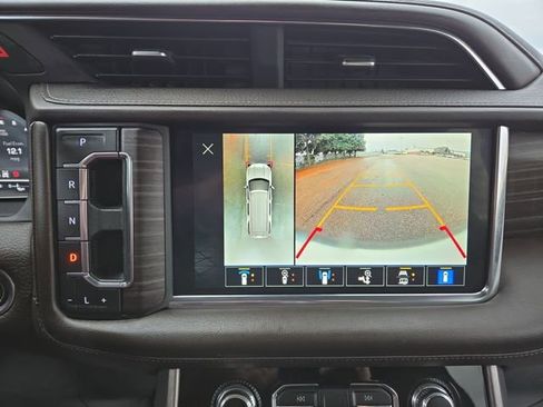 Used 2023 GMC Yukon XL Denali image 27