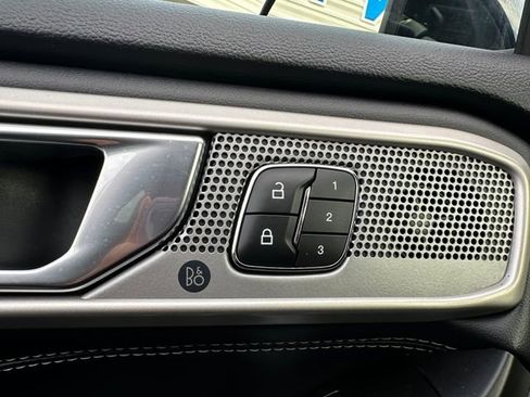 Used 2020 Ford Explorer Limited image 24