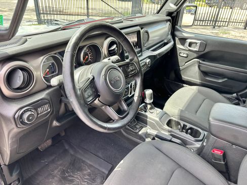 Used 2020 Jeep Wrangler Unlimited Sport AWD/4WD image 11