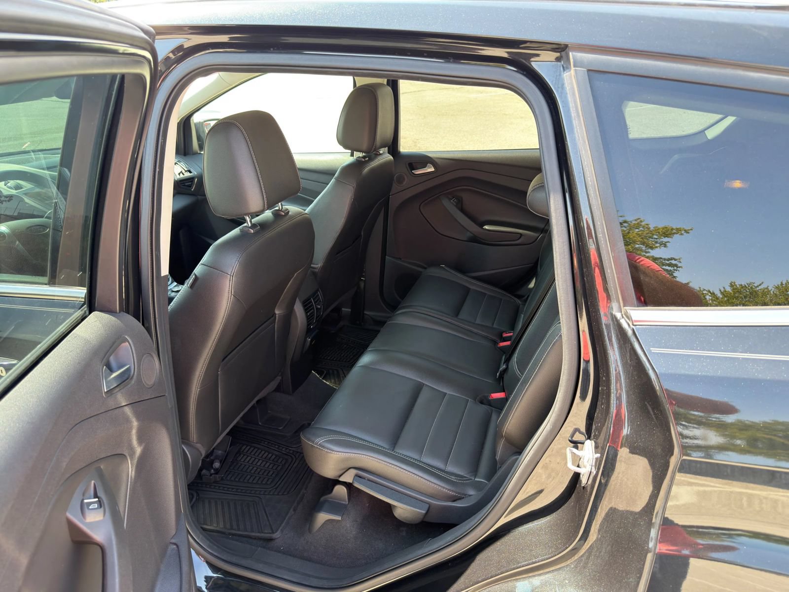Used 2014 Ford Escape Titanium FWD image 9