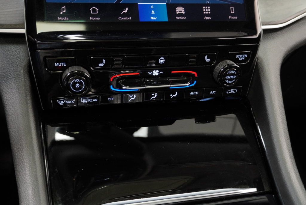 Used 2023 Jeep Grand Cherokee 4WD 4xe image 30