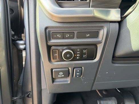 Used 2024 Ford F150 Lariat w/ FX4 Off-Road Package image 12