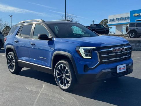 New 2026 GMC Terrain Elevation w/ Elevation Premium Package image 2