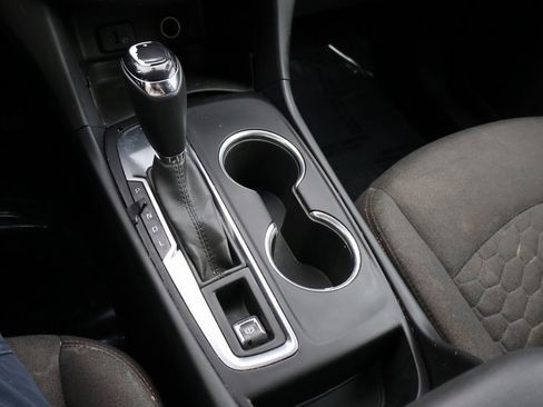 Used 2018 Chevrolet Equinox LT image 39