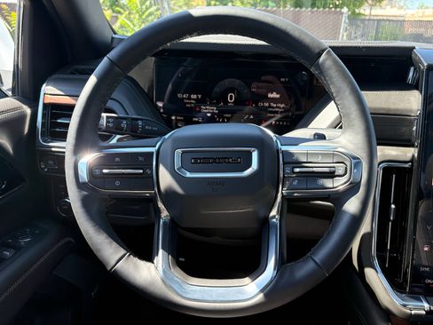 Used 2026 GMC Yukon XL Denali w/ Sun & Power Step Package AWD/4WD image 38