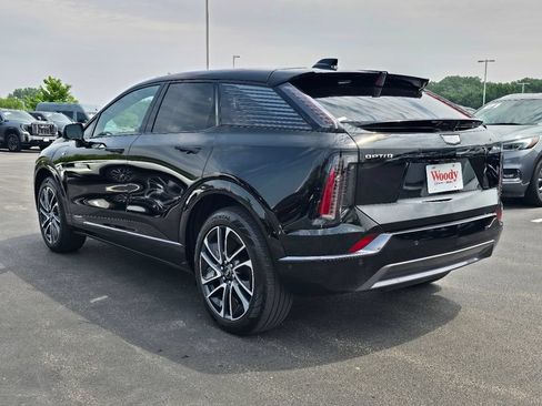 Certified 2025 Cadillac Optiq Sport 2 w/ LPO, Floor Liner Package AWD/4WD image 10
