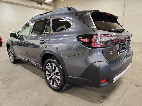 Used 2025 Subaru Outback Limited AWD/4WD image 5