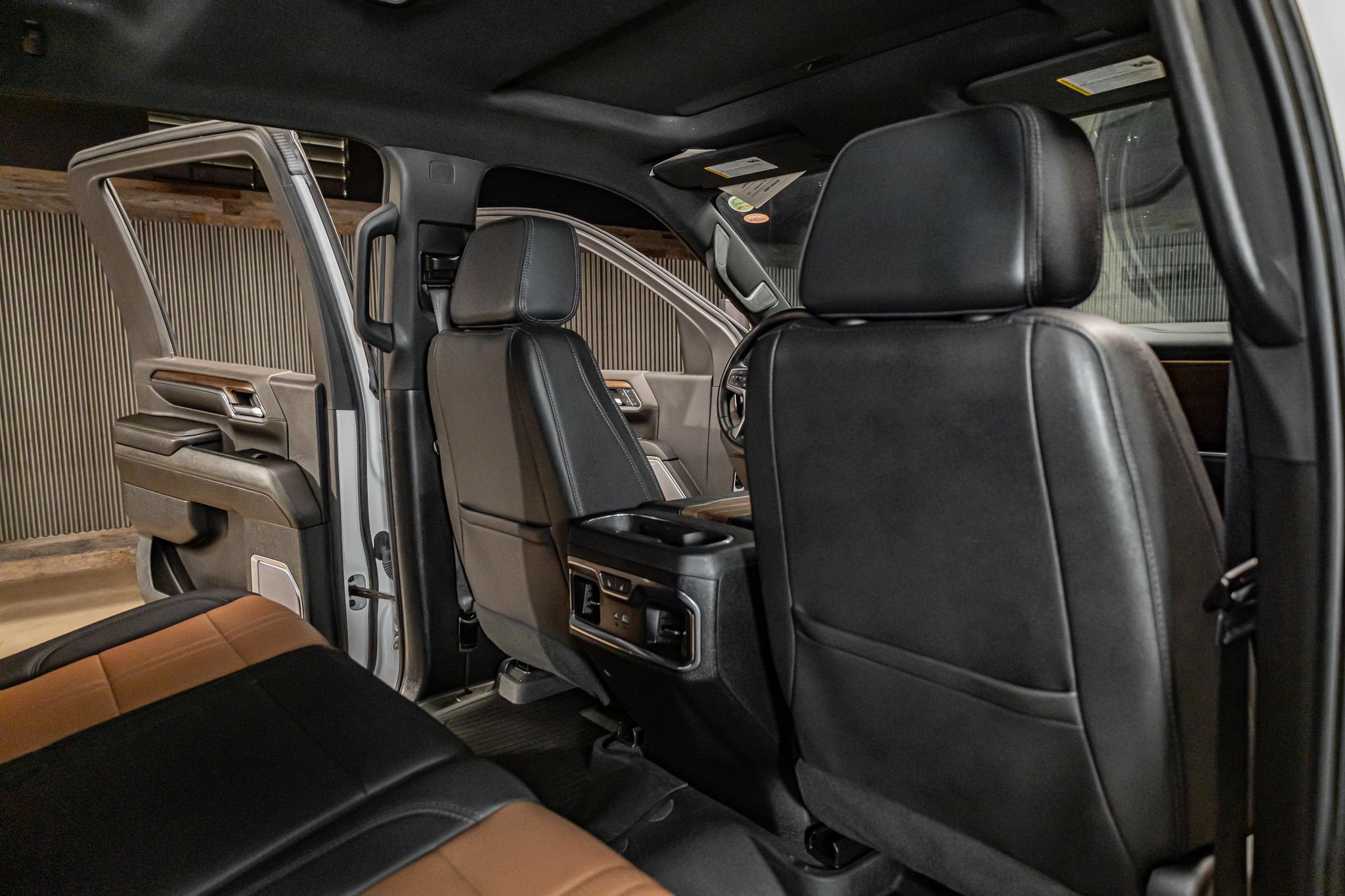 Used 2024 Chevrolet Silverado 2500 High Country w/ High Country Premium Package AWD/4WD image 30