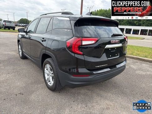 Used 2024 GMC Terrain SLE w/ Driver Convenience Package FWD image 2