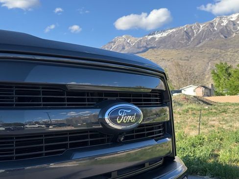 Used 2016 Ford F150 Lariat w/ Equipment Group 502A Luxury AWD/4WD image 16