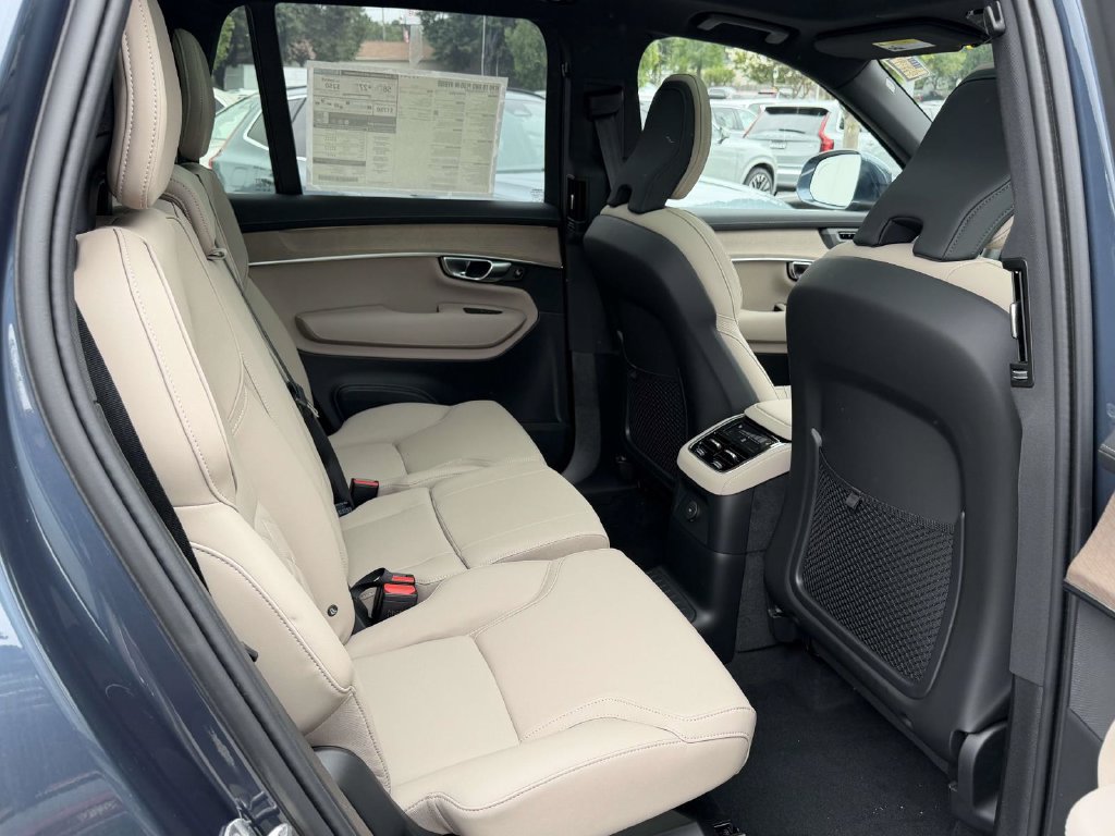 New 2026 Volvo XC90 T8 Plus w/ Protection Package AWD/4WD image 12