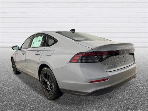 New 2025 Honda Accord SE image 3