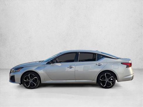 Used 2024 Nissan Altima 2.5 SR image 9