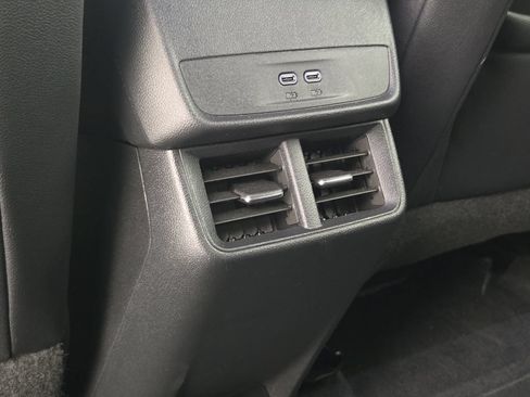 New 2026 Chevrolet Equinox LT w/ Convenience Package II FWD image 39