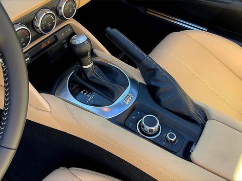 Used 2025 MAZDA MX-5 Miata RF Grand Touring image 27