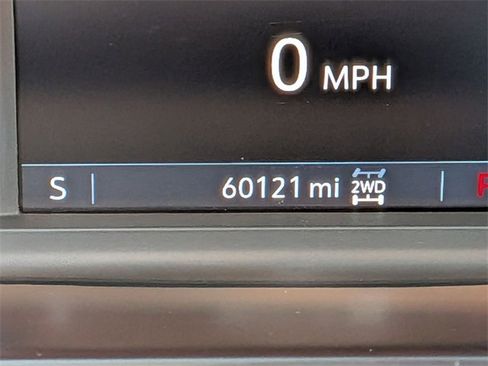 Used 2021 Chevrolet Silverado 1500 LT Trail Boss w/ Convenience Package II image 23