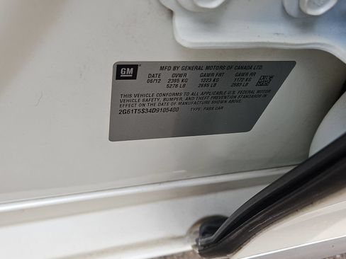 Used 2013 Cadillac XTS Premium AWD/4WD image 30