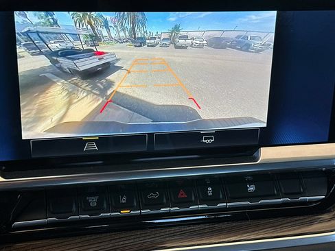 Certified 2025 Chevrolet Silverado 2500 LT w/ Convenience Package AWD/4WD image 20