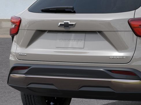 New 2026 Chevrolet Trax ACTIV w/ Sunroof Package FWD image 14