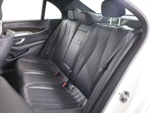 Used 2019 Mercedes-Benz E 300 4MATIC image 36
