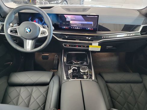Used 2026 BMW X7 xDrive40i w/ M Sport Package image 7