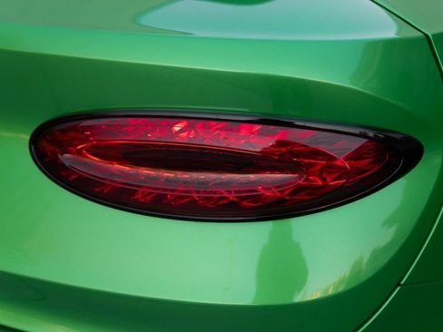 Used 2025 Bentley Bentayga image 23