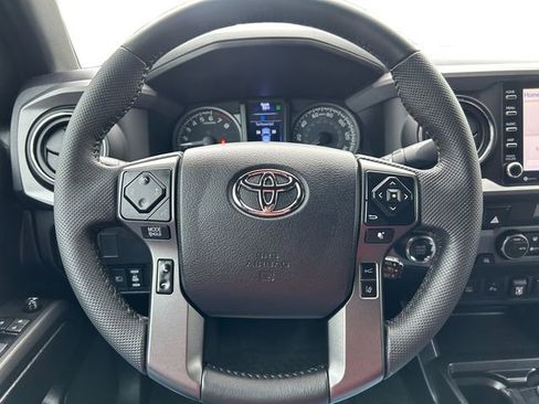 Certified 2022 Toyota Tacoma TRD Sport w/ Technology Package AWD/4WD image 13