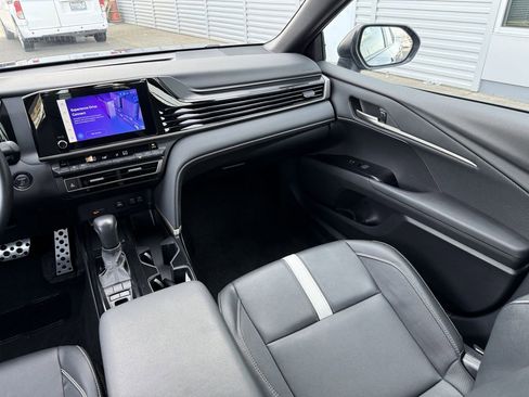 Used 2025 Toyota Camry SE FWD image 22