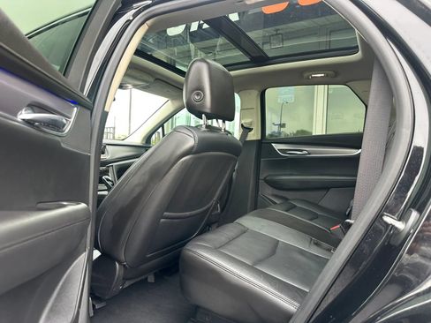 Used 2017 Cadillac XT5 Premium Luxury w/ LPO, Wheel Lock Package FWD image 11