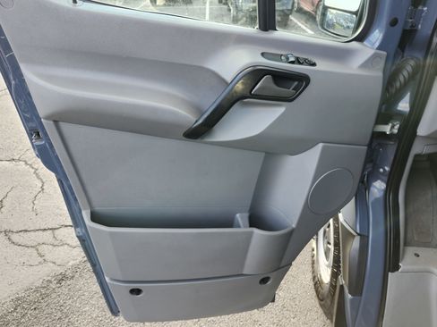 Used 2018 Mercedes-Benz Sprinter 2500 image 23