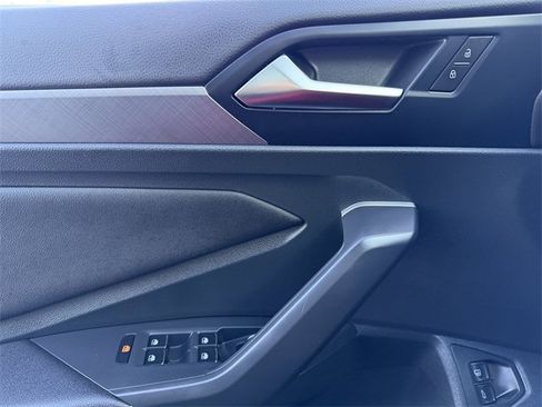 Certified 2024 Volkswagen Jetta SE w/ Panoramic Sunroof Package image 21