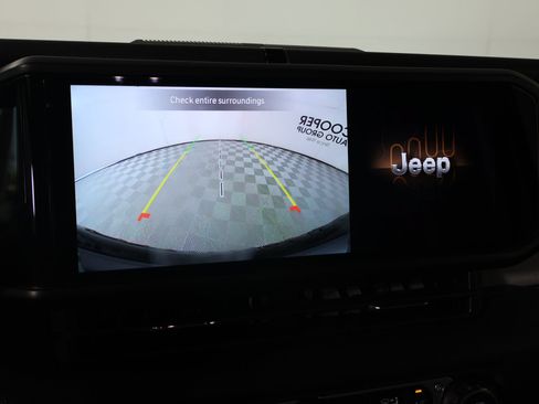 Used 2025 Jeep Wrangler Sport AWD/4WD image 6