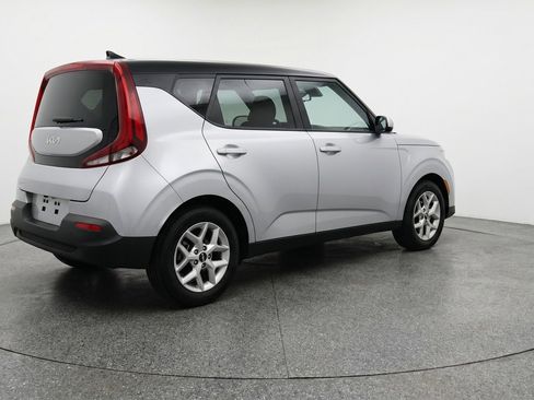 Used 2025 Kia Soul LX w/ LX Technology Package FWD image 9