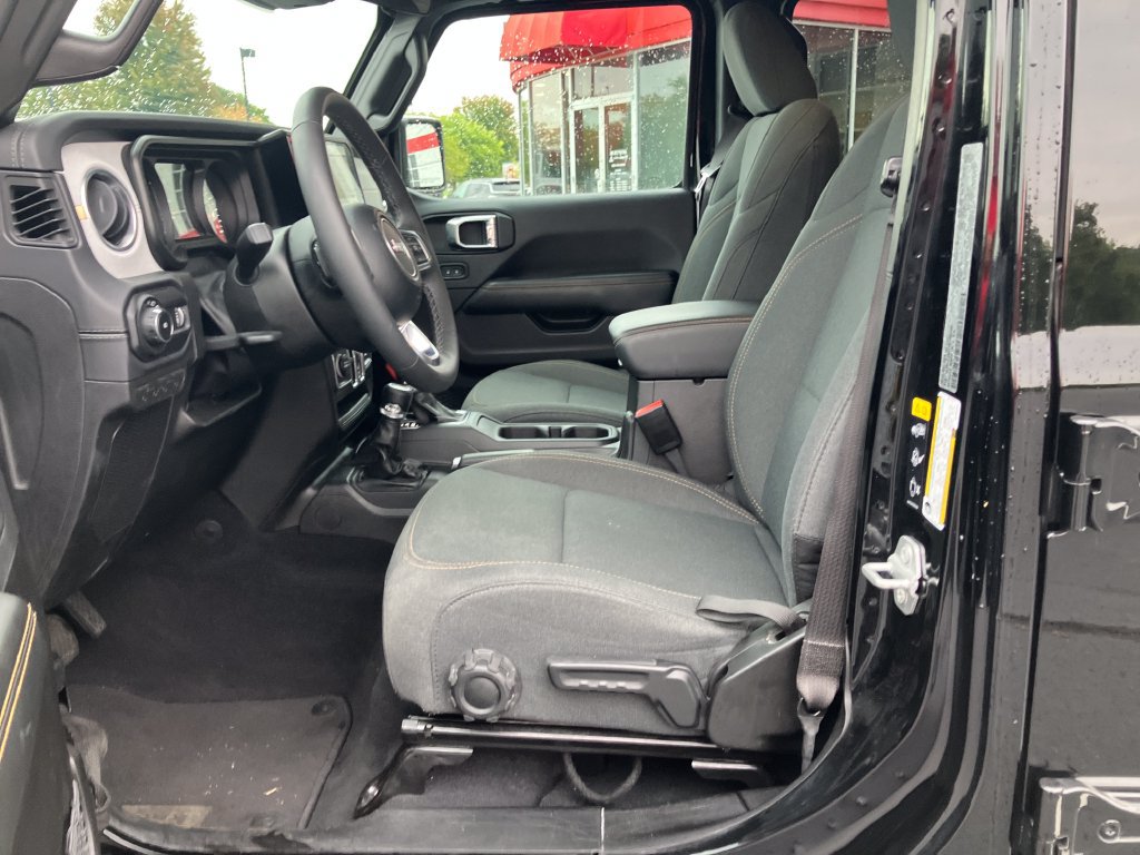 Used 2026 Jeep Wrangler Unlimited Sahara AWD/4WD image 7