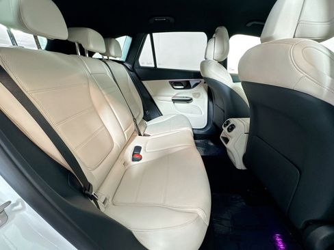 Certified 2025 Mercedes-Benz GLC 300 image 25