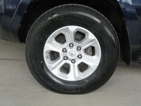 Certified 2021 Toyota 4Runner SR5 Premium image 30