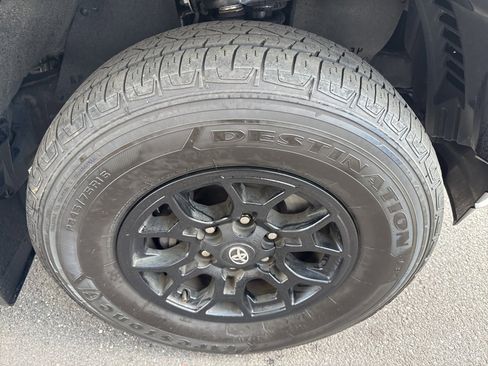 Used 2022 Toyota Tacoma 4x4 Double Cab image 12