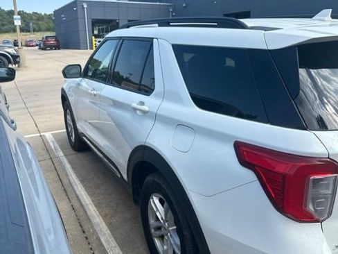 Used 2020 Ford Explorer XLT w/ Equipment Group 202A AWD/4WD image 5