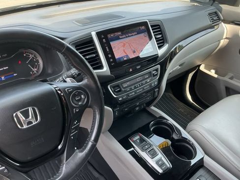 Used 2017 Honda Pilot Touring image 25