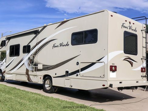 Used 2017 Ford E-450 and Econoline 450 Super Duty w/ Motorhome Prep Package RWD image 6